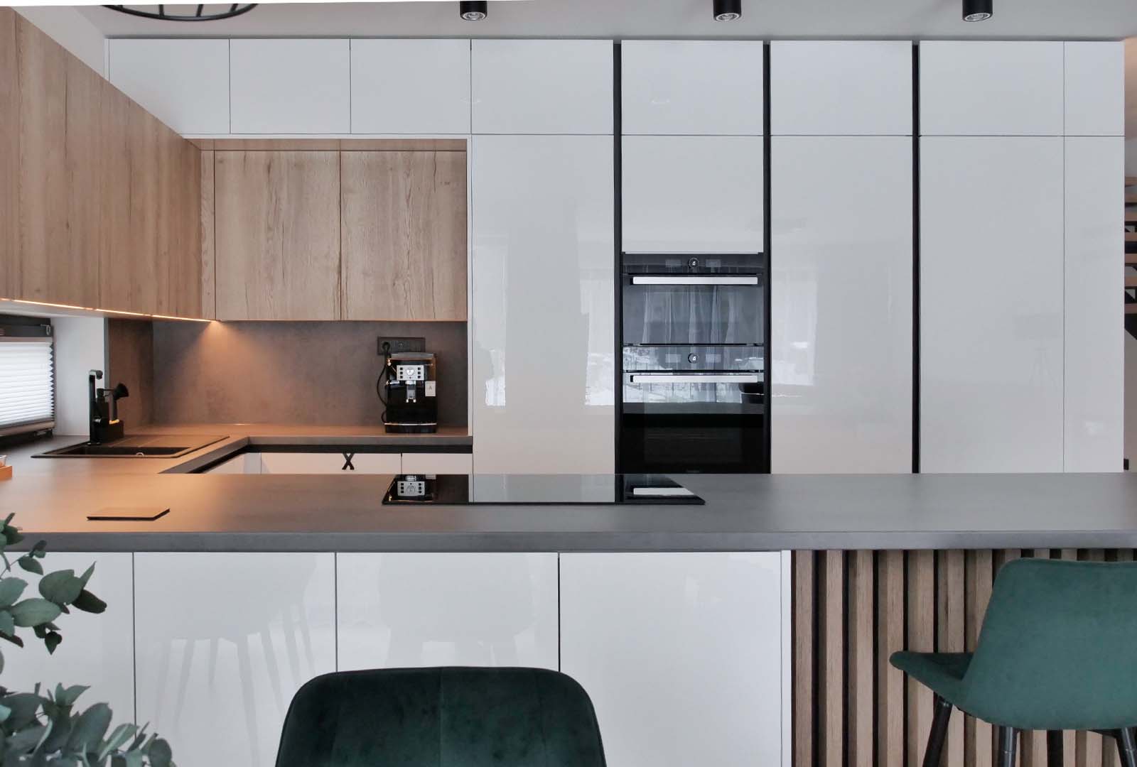 Biely_lesk_Dub_prirodny_Chromix_antracit (14)